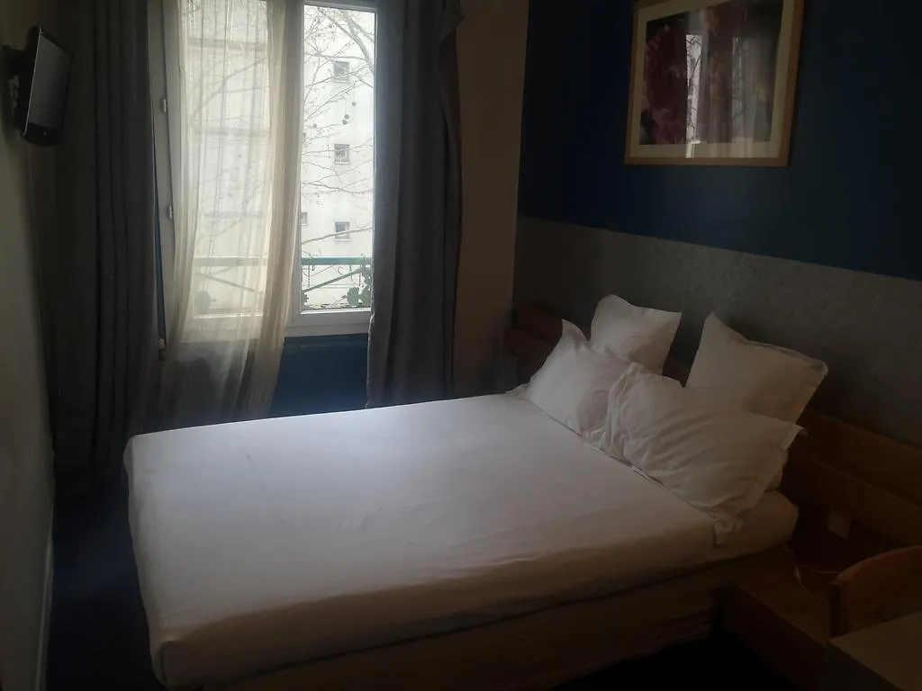Hotel Du Parc Saint Charles Paris 2*,