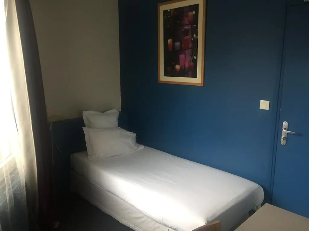Hotel Du Parc Saint Charles Paris 2*,