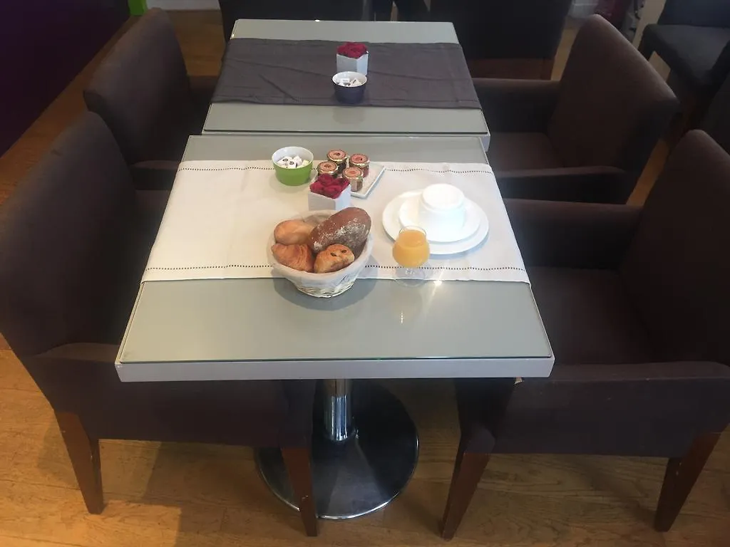 Hotel Du Parc Saint Charles Paris