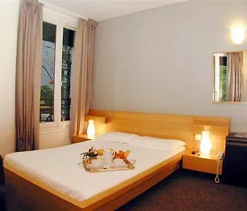 Hotel Du Parc Saint Charles Paris