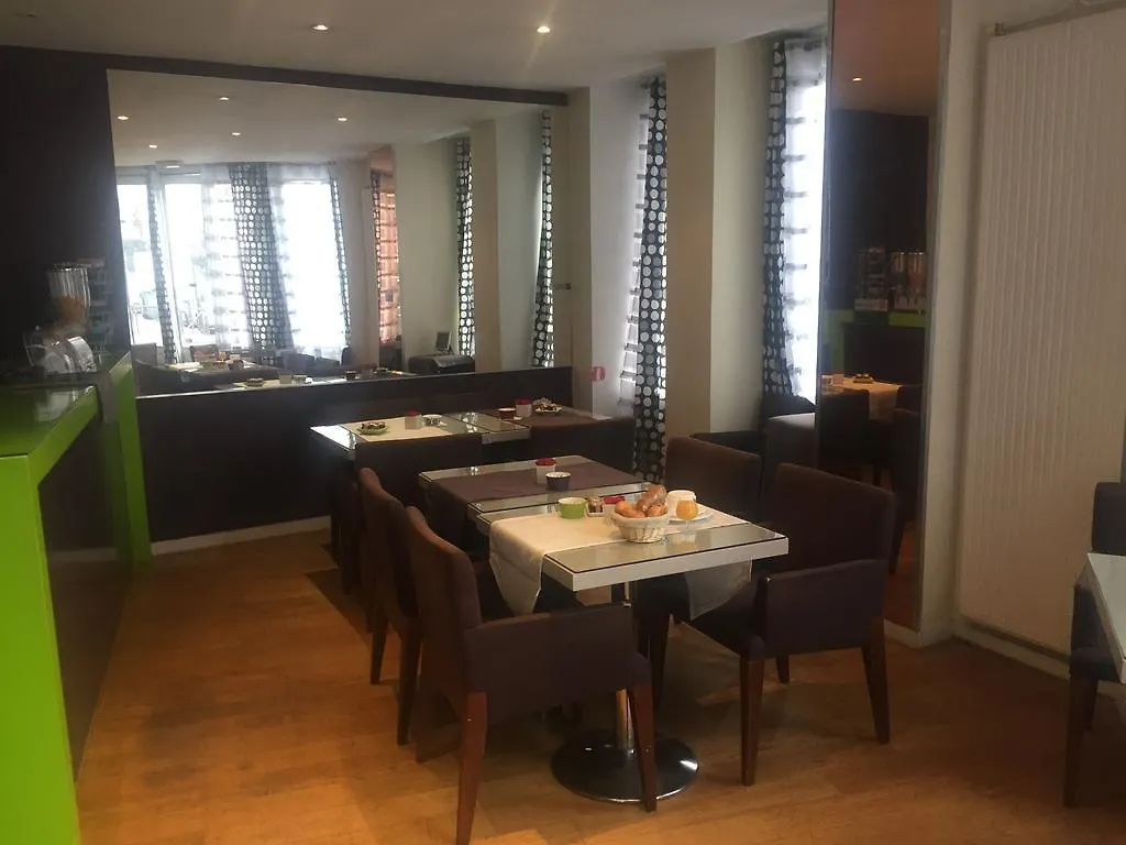 Hotel Du Parc Saint Charles Paris